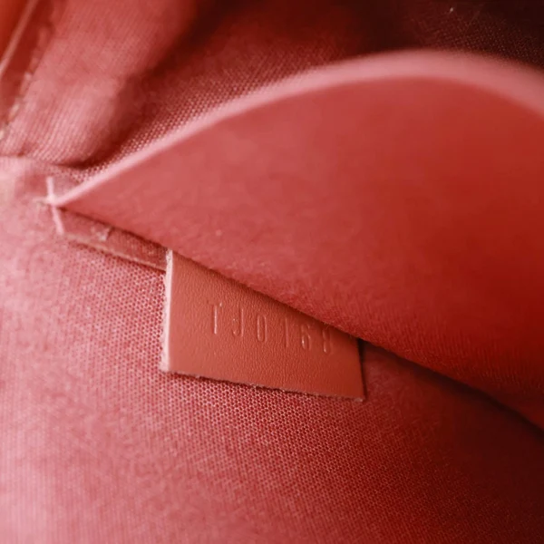 LOUIS VUITTON Valentine Dog Felicie Pochette Monogram Vernis Crossbody Bag Pink