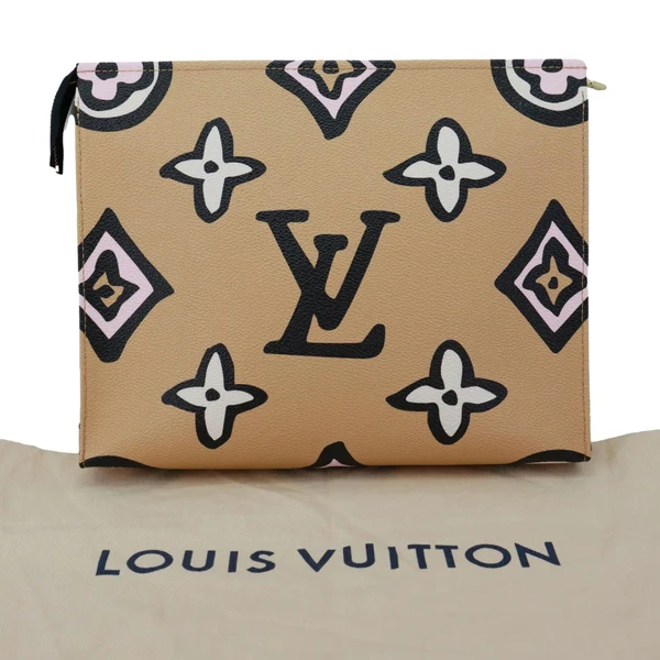 LOUIS VUITTON Wild At Heart Toiletry 26 Monogram Giant Cosmetics Pouch Multicolor