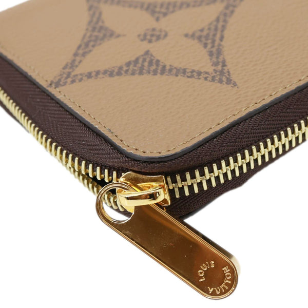 LOUIS VUITTON Giant Monogram Reverse Zippy Wallet Brown