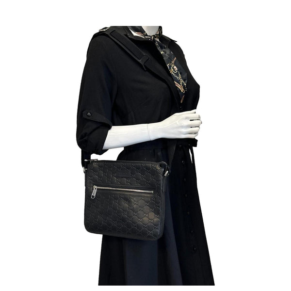 GUCCI GG Signature Leather Messenger Bag Black 406410