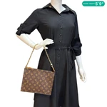 LOUIS VUITTON Toiletry Pouch On Chain Monogram Canvas Clutch Brown